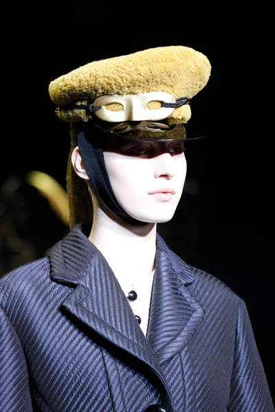 Look 33